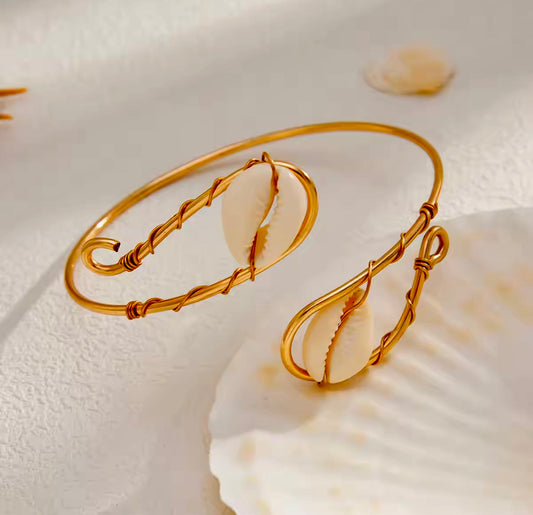 Copper hanging cowrie cuff